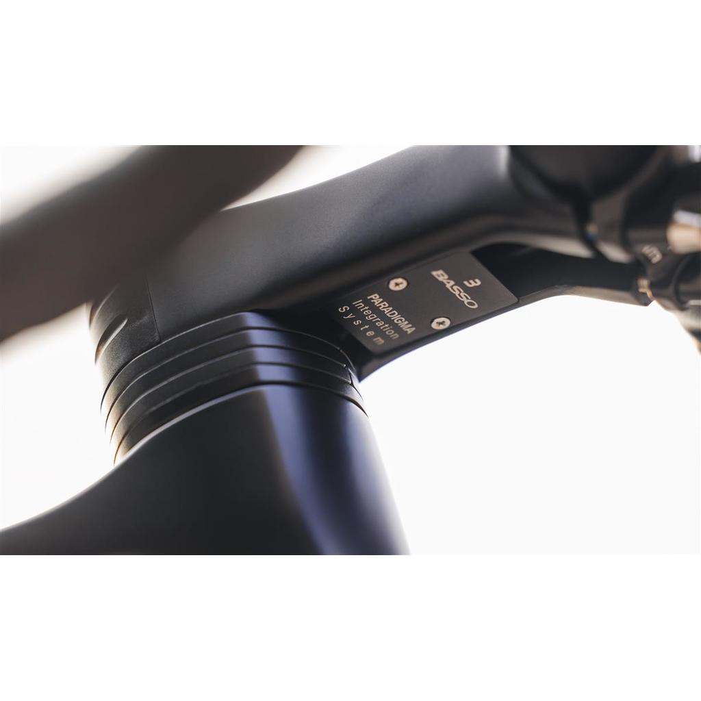 Italienische Klassik BASSO Astra Disc Sram Rival eTap AXS Microtech MrLite